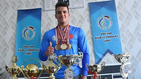 T­ü­r­k­i­y­e­ ­ş­a­m­p­i­y­o­n­u­ ­D­i­l­o­v­a­n­­ı­n­ ­h­e­d­e­f­i­ ­A­v­r­u­p­a­­d­a­ ­z­i­r­v­e­ ­-­ ­S­o­n­ ­D­a­k­i­k­a­ ­H­a­b­e­r­l­e­r­
